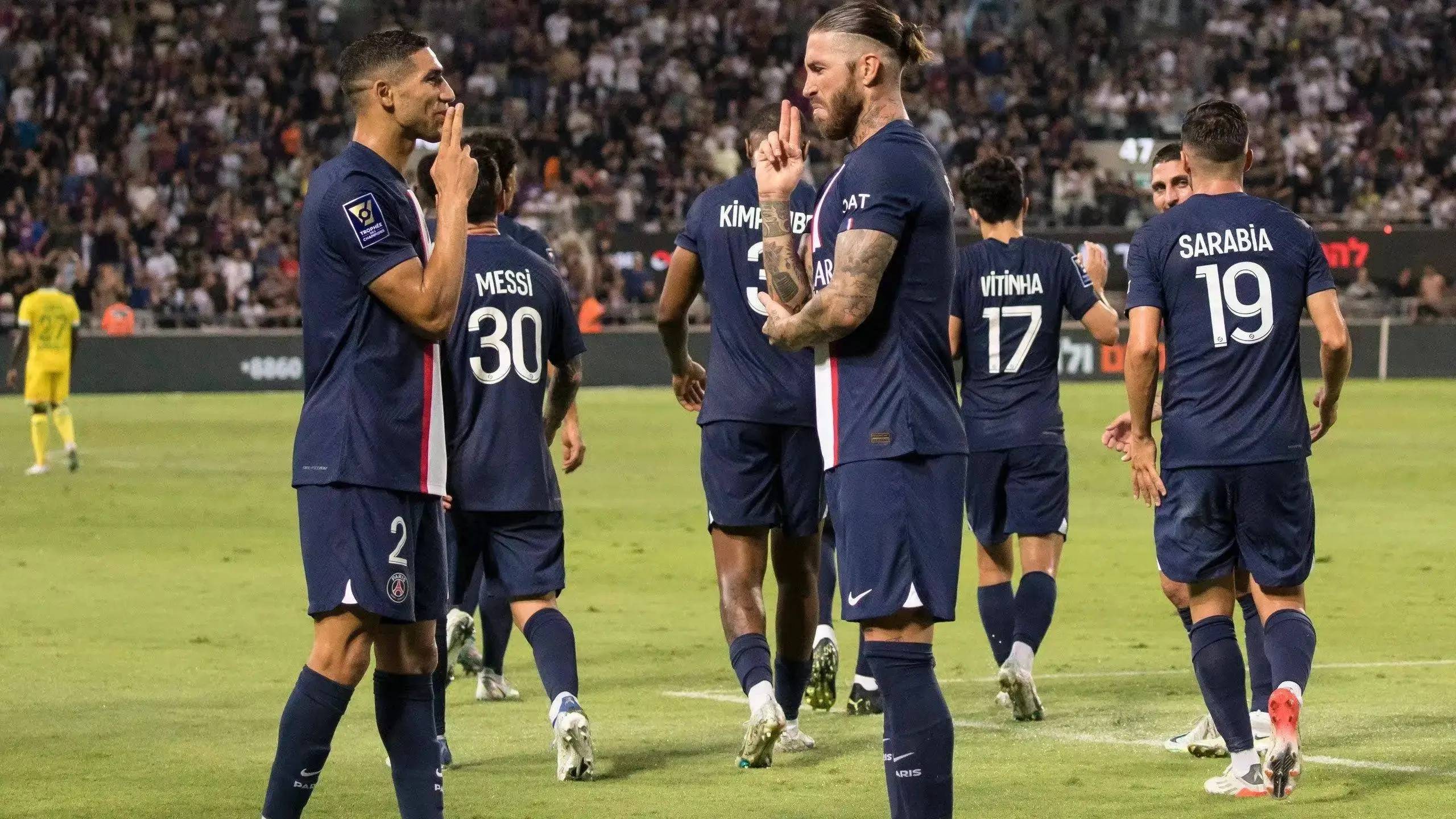 包含法甲豪门采取“拉边+高压”战术,打乱对方节奏的词条