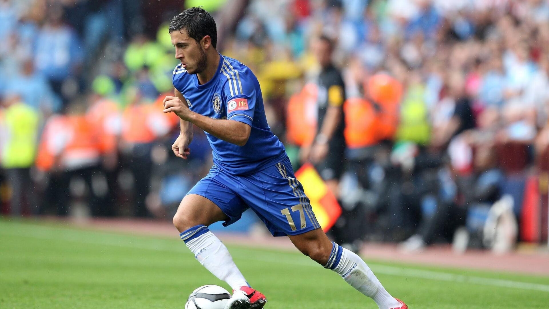 “英超最后冲刺:强队纷纷发力,争夺佳绩”,英超最后两轮对阵