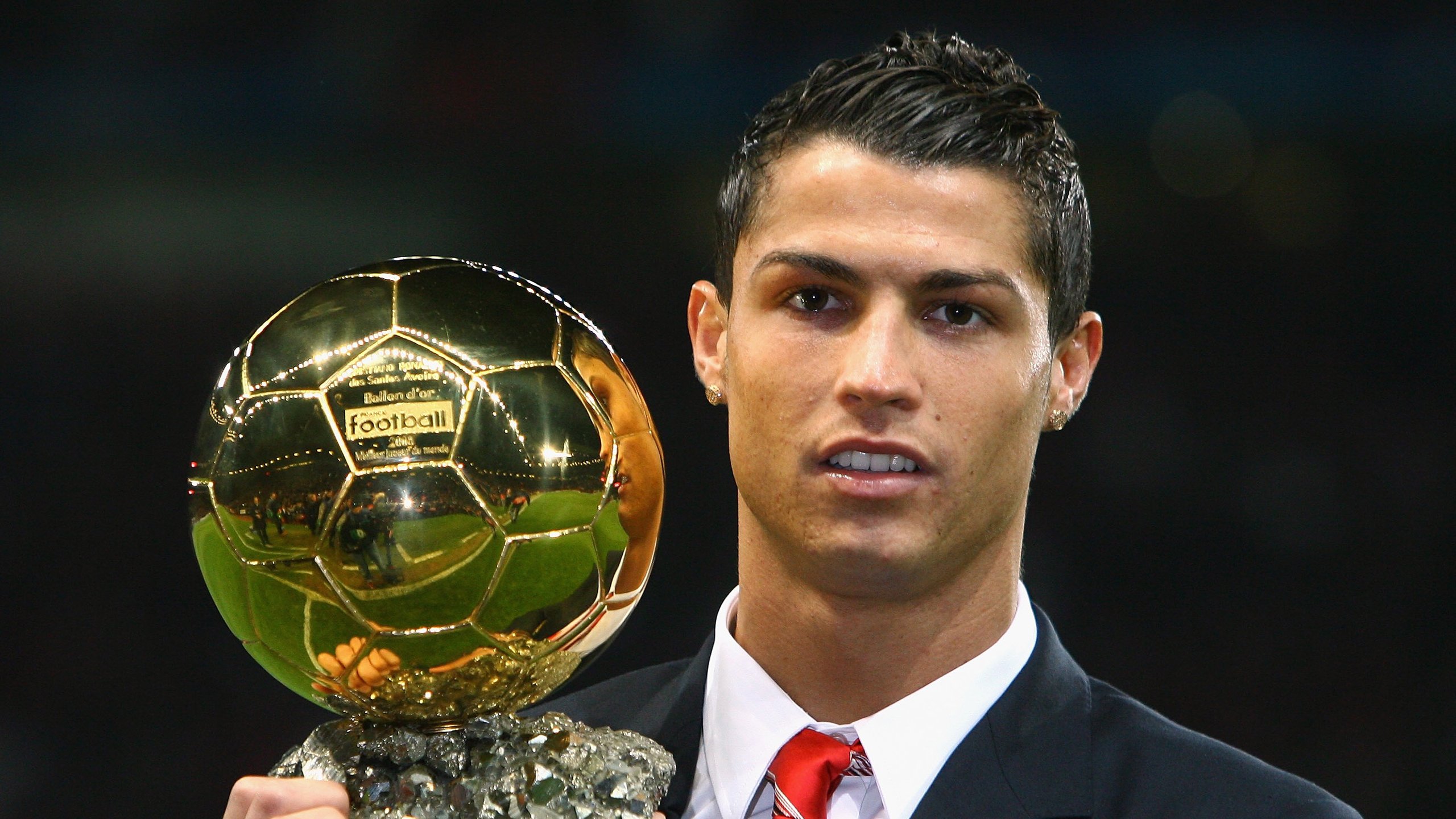 融合“足球+科技+旅游”产业链示范项目在行业中持续推进，行业空间不断扩展